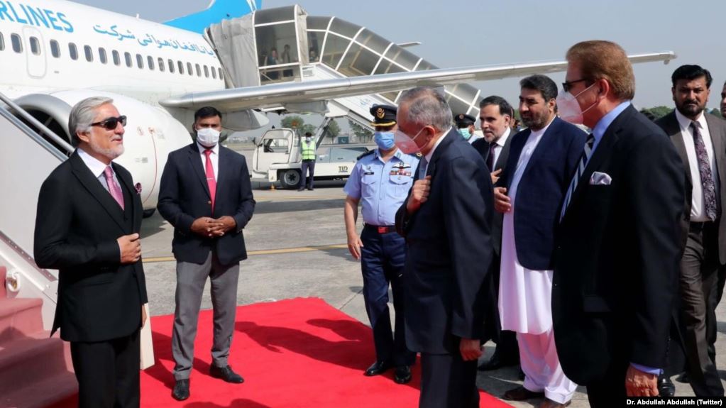  عبدالله عبدالله در یک سفر رسمی به اسلام آباد رسید 