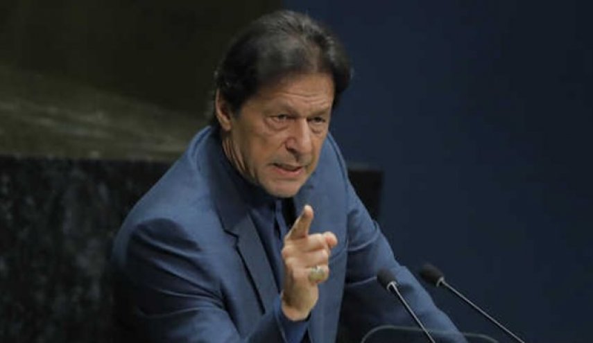  عمران خان: اظهارات جاهلانه ماکرون اسلام هراسی را رواج می دهد 