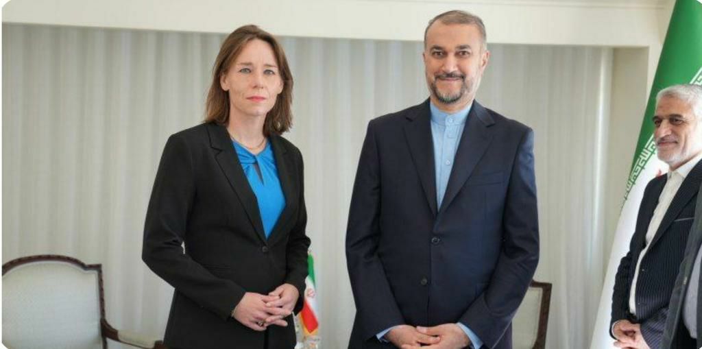 وزیر خارجه ایران با وزیر خارجه هالند در مورد تحولات افغانستان گفت و گو کرد