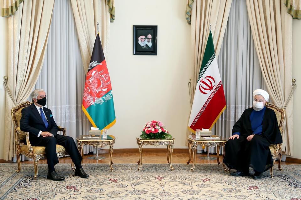  روحانی در دیدار با عبدالله عبدالله؛ آمریکا به دنبال بهره برداری انتخاباتی از مذاکرات صلح در افغانستان است 