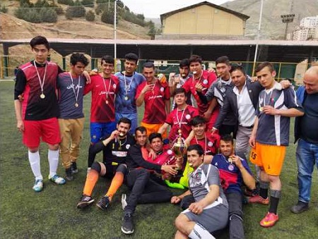  قهرمانی تیم مهاجرین لواسان در یک دوره مسابقات فوتبال در تهران