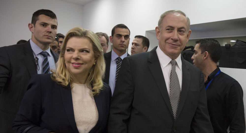 خدمتکار همسر نتانیاهو: او هر روز مجبورم می کرد پاهایش را ببوسم