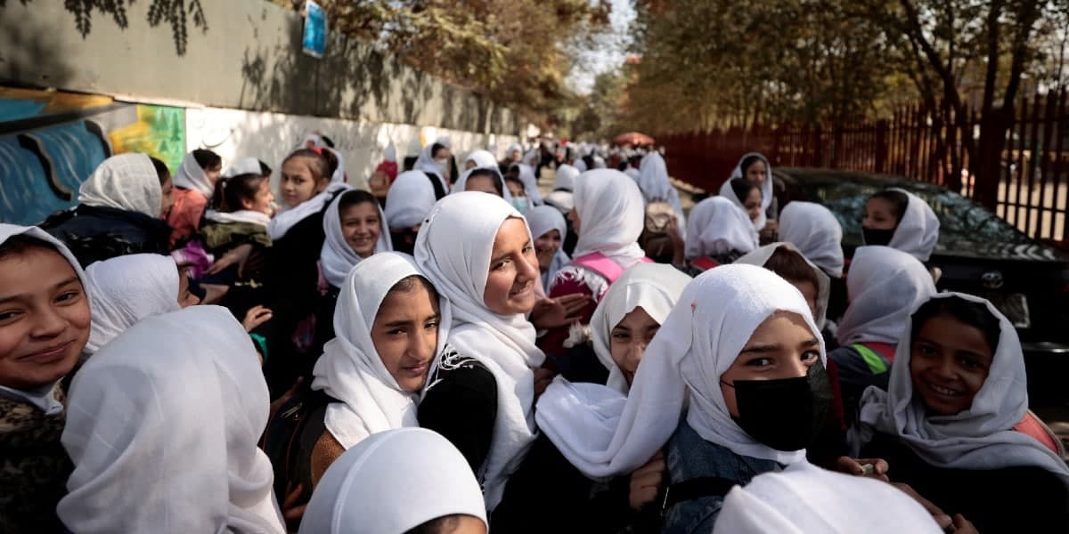 فعالان حقوق بشر ادامه مسدود ماندن مکتب های دخترانه را «ظالمانه» خواندند