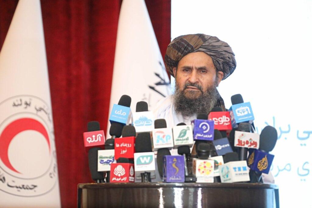 ملا برادر: یوناما په خپلو راپورونو کې د افغانستان اقتصادی او امنیتی لاسته راوړنې له پامه غورځوی
