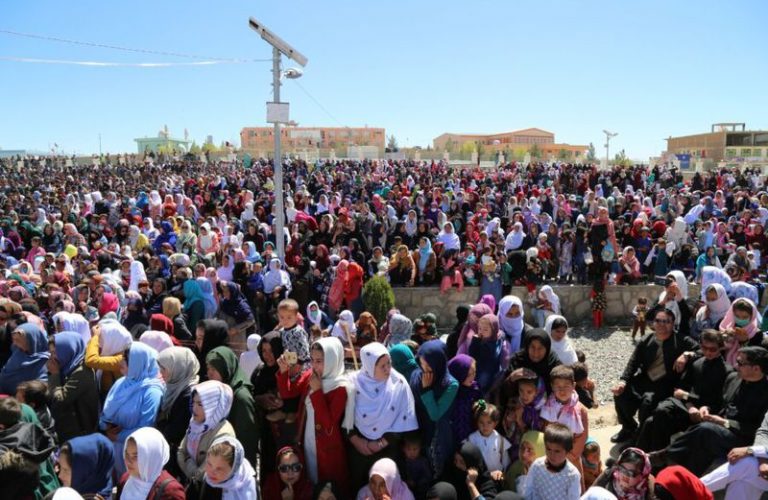 جشنواره گل بادام با حضور هزاران نفر در دایکندی برگزار شد - خبرگزاری افغان ایرکا