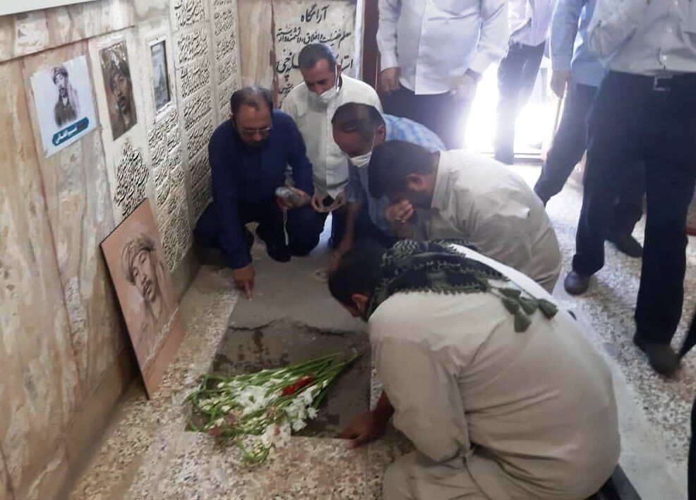 پیکر شهید افغانستانی در حرم مطهر رضوی آرام گرفت - خبرگزاری افغان ایرکا