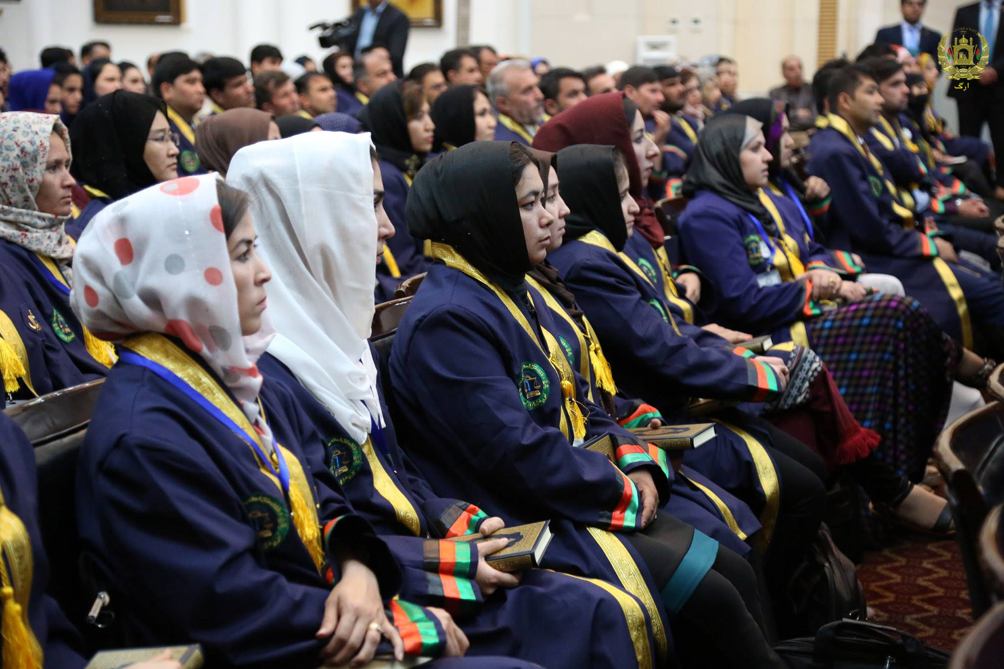 تاکید غنی بر تطبیق قانون اساسی: هیچ کس بلندتر از قانون نیست! - تصویر سوم خبر