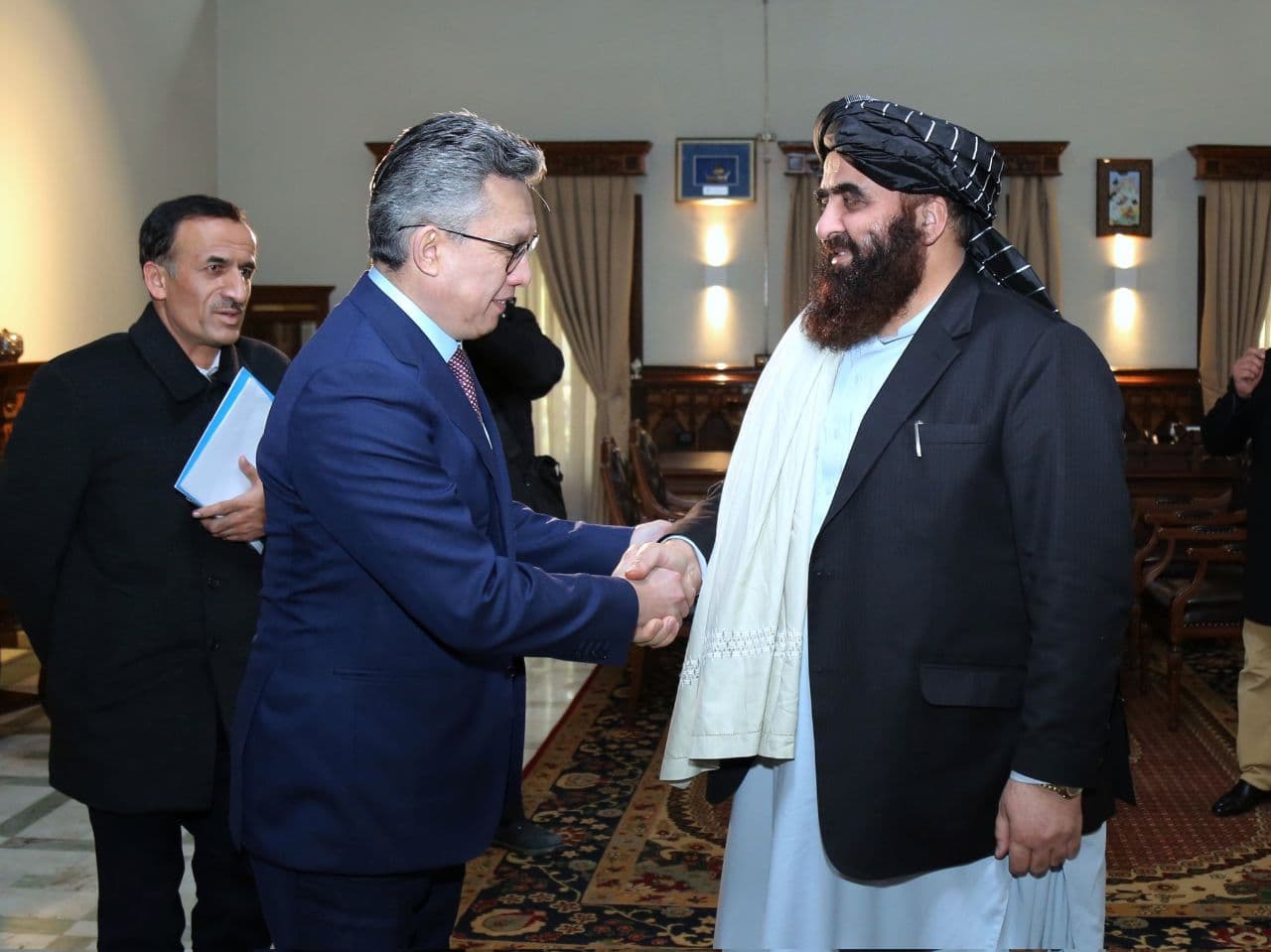 ‏سرپرست وزارت خارجه ی حکومت طالبان با وزیر تجارت قزاقستان در کابل دیدار کرد - خبرگزاری افغان ایرکا