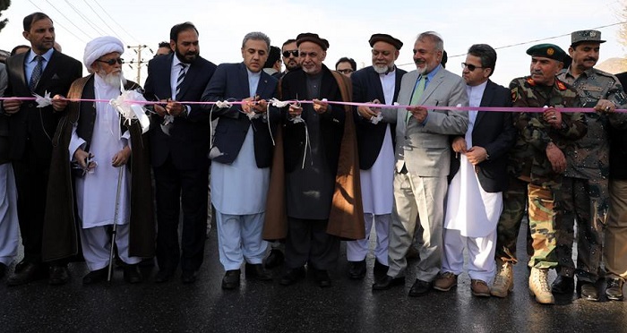 پارک صنعتی و زراعتی باریک آب و جاده جبل السراج-نجراب ولایت پروان با حضور رئیس جمهور غنی افتتاح شد - تصویر دوم خبر