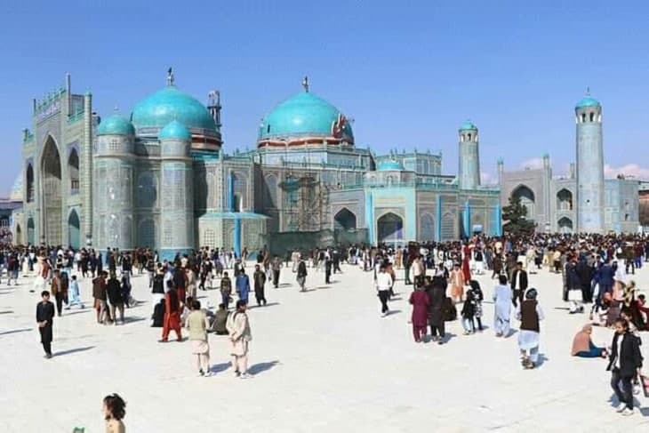  ورود زنان برای زیارت روضه مزارشریف محدود شد - خبرگزاری افغان ایرکا