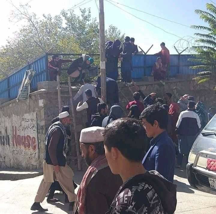  پولیس در تلاش برای نجات گیرماندگان در دانشگاه کابل است  - خبرگزاری افغان ایرکا