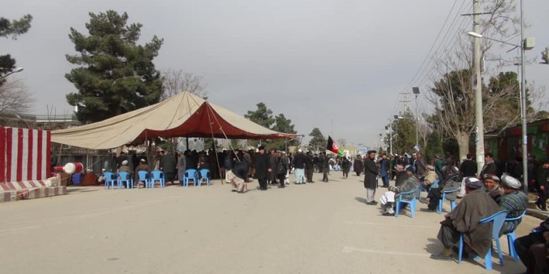 زنان جوزجانی در یک حرکت اعتراضی راه سه روستا را بستند - تصویر دوم خبر