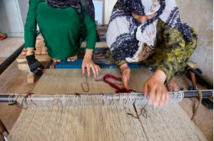 وزارت انکشاف دهات پروژۀ قالین بافی را به ارزش 5 میلیون افغانی با بانک جهانی آغاز کرد