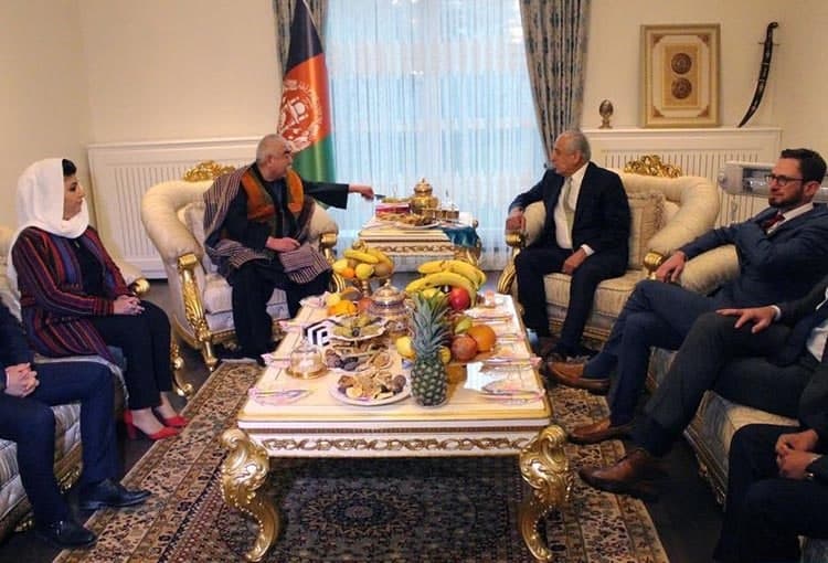 زلمی خلیلزاد با مارشال دوستم در ترکیه دیدار کرد - تصویر دوم خبر