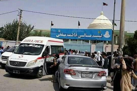 یک بانو در جریان روند بایمتریک داوطلبان کانکور در بلخ زیر پا شد و جان باخت - خبرگزاری افغان ایرکا