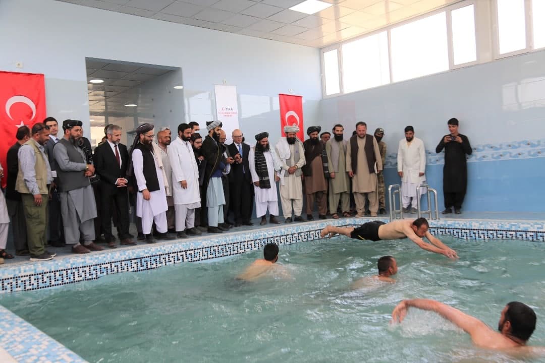  افتتاح یک حوض آب بازی را در محوطه شفاخانه هزار بستر تداوی معتادین مواد مخدر ابن سینا در کابل - خبرگزاری افغان ایرکا