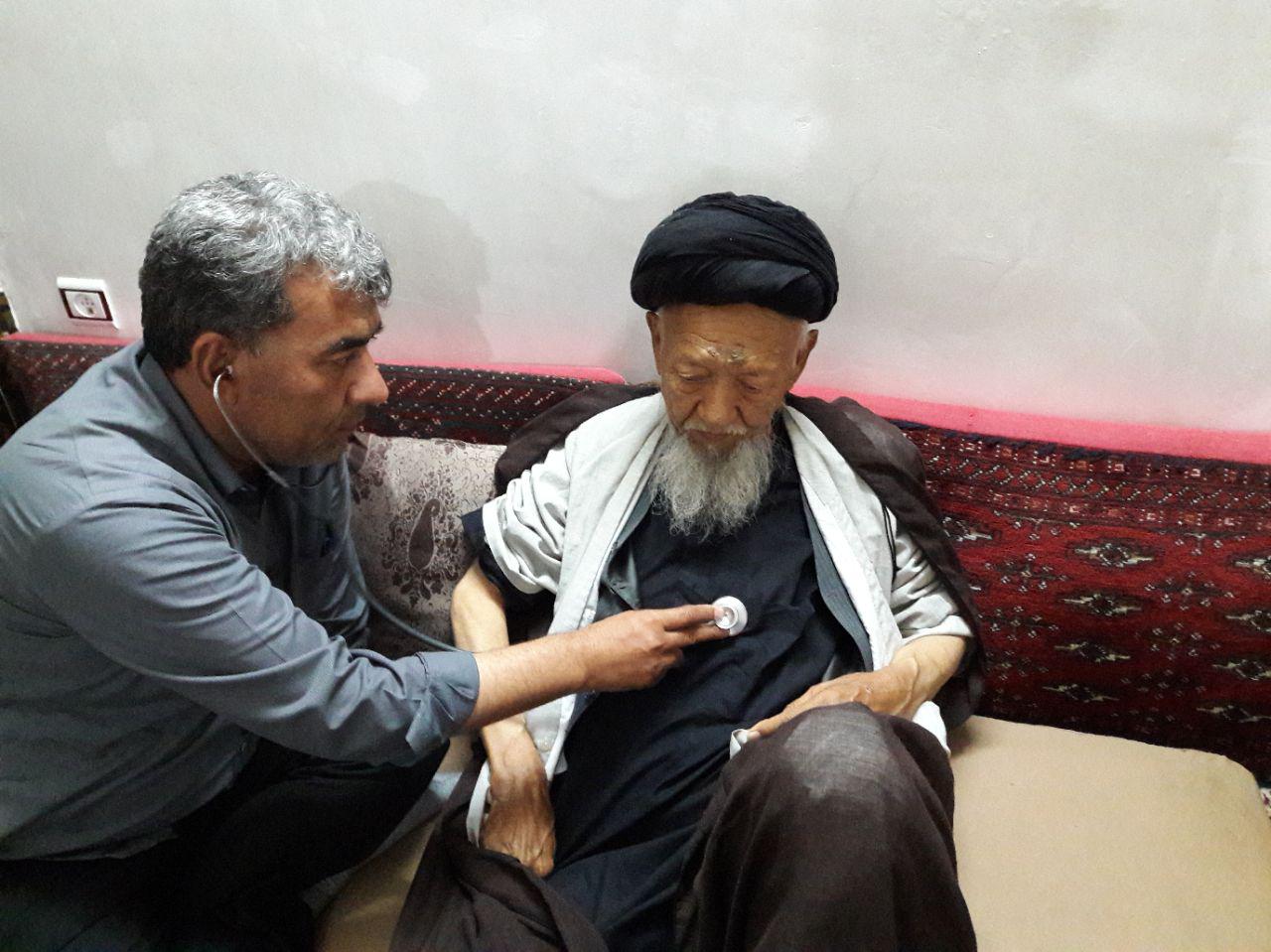 دبیر کل حزب رفاه ملی افغانستان با حضور در منزل آیت الله سید حسین جوادی از ایشان عیادت نمود - تصویر سوم خبر