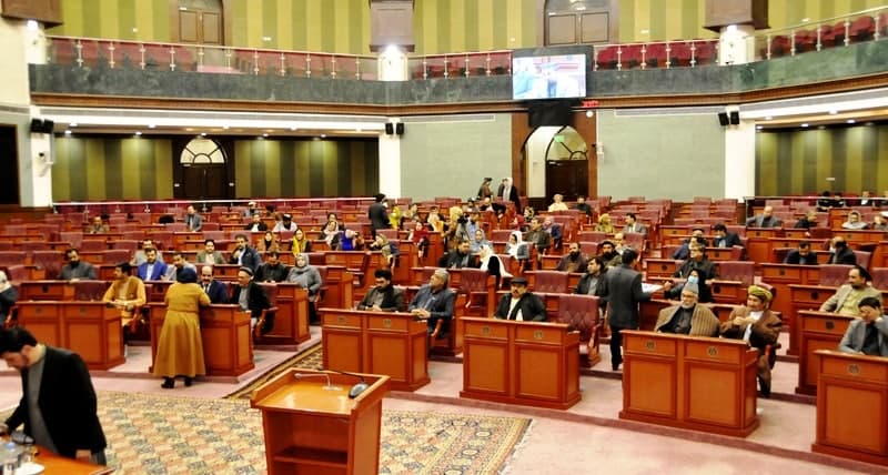 خشم نمایندگان از حمایت رییس مجلس از دولت موقت؛ «رحمانی عذرخواهی کند» - خبرگزاری افغان ایرکا