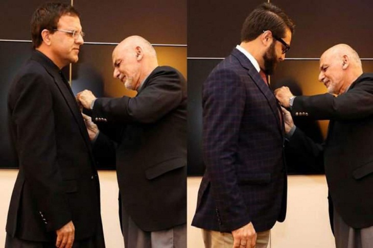 غنی مدال های دولتی غازی وزیر محمد اکبرخان را به داکتر حمدالله محب و داکتر حضرت عمر زاخیلوال نیز تفویض کرد - خبرگزاری افغان ایرکا