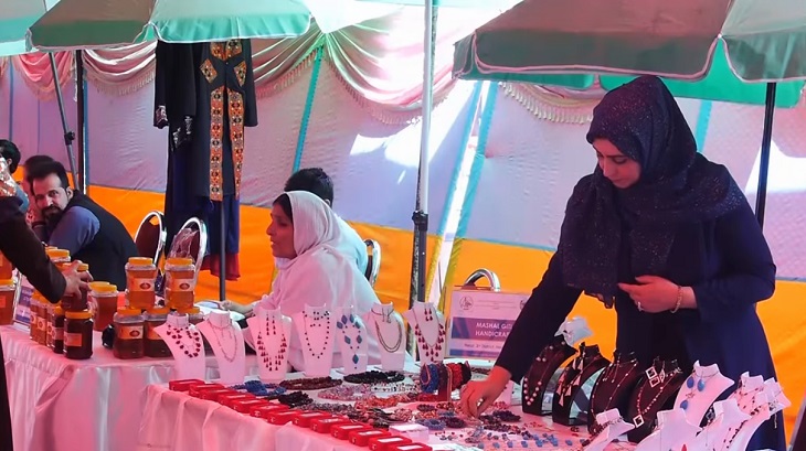  برگزاری نمایشگاه دوروزۀ ساخته های دستی زنان روستایی در کابل  - خبرگزاری افغان ایرکا