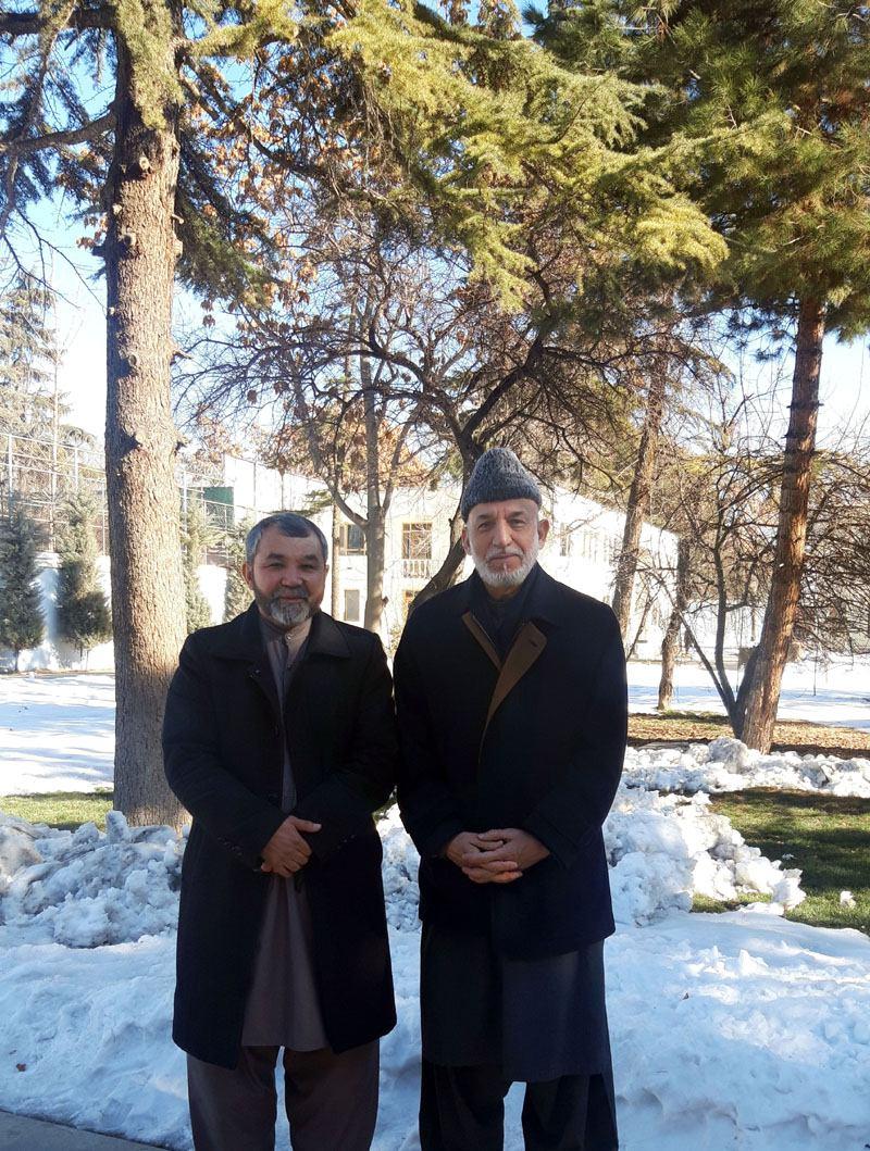 نشست صمیمی چهره های سیاسی به شمول دبیرکل حزب رفاه ملی افغانستان با حامد کرزی رئیس جمهور پیشین  - تصویر دوم خبر