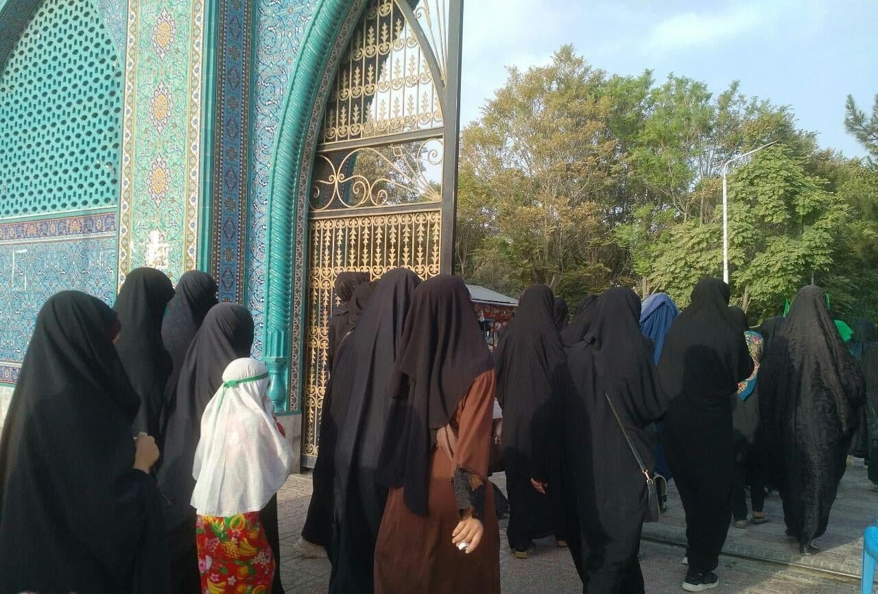  ممنوعیت ورود زنان بی حجاب به روضه امام علی(ع) در مزار شریف - خبرگزاری افغان ایرکا