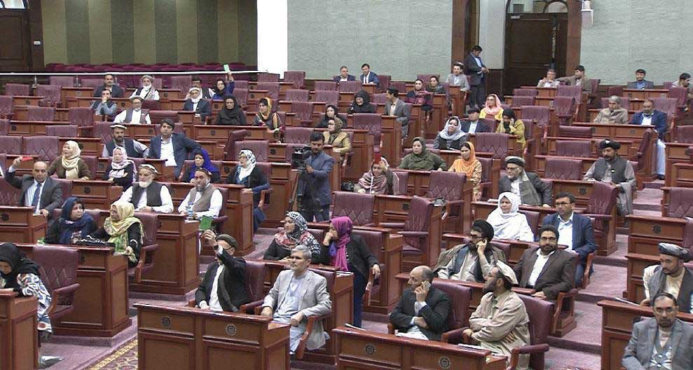 نمایندگان مجلس: ارگ و برخی حلقات «هزاره ستیز» در مسدود بودن دفتر ولایتی کمیسیون انتخابات غزنی دست دارد - خبرگزاری افغان ایرکا