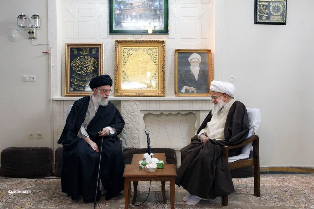 آیت الله صافی گلپایگانی از استوانه های حوزه علمیه قم و در دوران انقلاب امین امام خمینی(ره) بودند - خبرگزاری افغان ایرکا