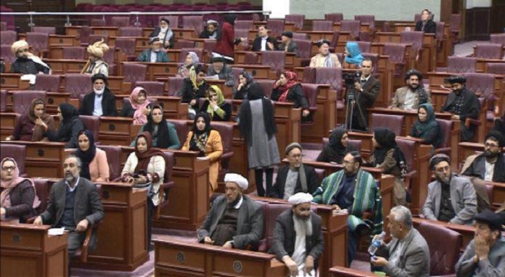 نمایندگان مجلس اظهارات سرور دانش درباره شناسنامه های الکترونیکی را تاسف بار، ترحم بر انگیز و دور از حقیقت خواند - خبرگزاری افغان ایرکا