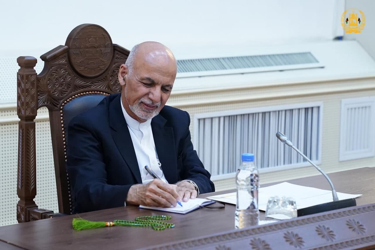  غنی: سرعت توزیع شناس نامه های الکترونیکی بیش تر شود  - خبرگزاری افغان ایرکا