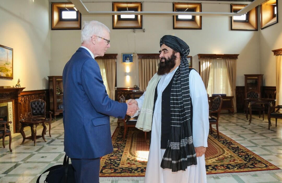  طالبان در دیدار با نمایندگان بریتانیا خواستار آزادسازی سرمایه  مسدودشده  افغانستان شد  - تصویر دوم خبر