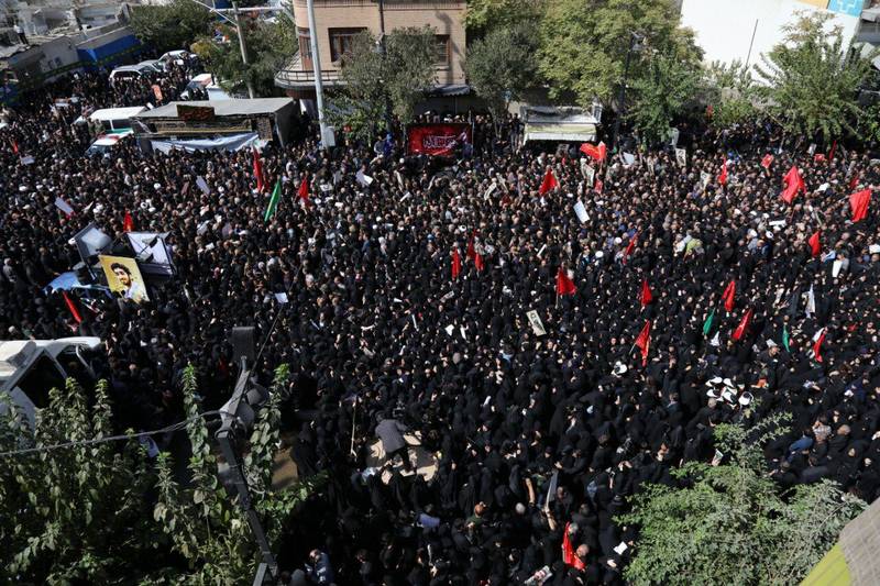 مردم تهران در حمایت از شهدای مدافع حرم و با حضور حماسی خود در تشییع شهید حججی «غوغا» کردند - خبرگزاری افغان ایرکا