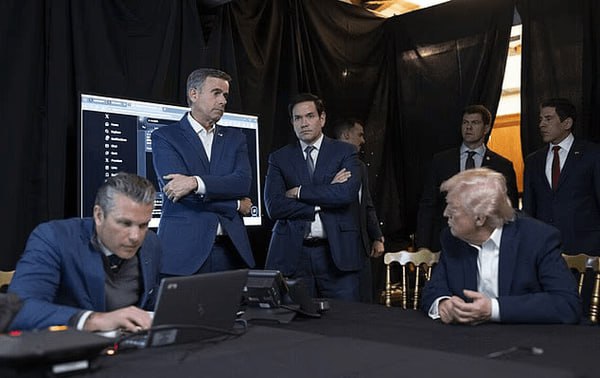 سی ان ان: ترامپ هنوز تصمیمی درباره ایران نگرفته است سی ان ان: ترامپ هنوز تصمیمی درباره ایران نگرفته است