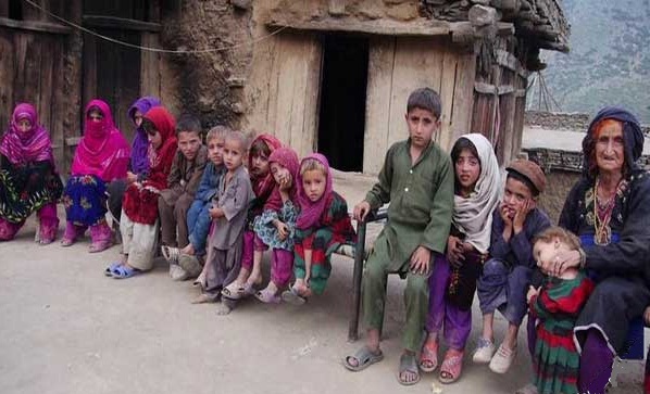 برداشت آزاد: این زن مانده با سه بیوه و 16 کودک - تصویر دوم خبر