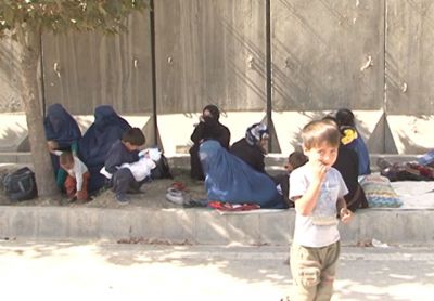 بیجا شدگان داخلی تخار پشت دروازه های ادارات دولتی سرگردان اند - خبرگزاری افغان ایرکا