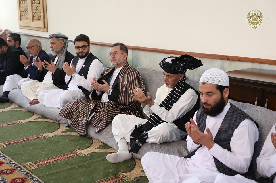 مراسم فاتحه خوانی و اتحاف دعا به روح آیت الله العظمی شیخ محمد آصف محسنی در ارگ برگزار گردید - خبرگزاری افغان ایرکا