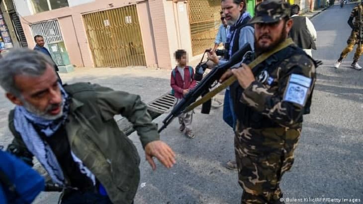  طالبان خبرنگاران را به دلیل تهیه اخبار خلاف میل شان «تهدید می کنند» - خبرگزاری افغان ایرکا