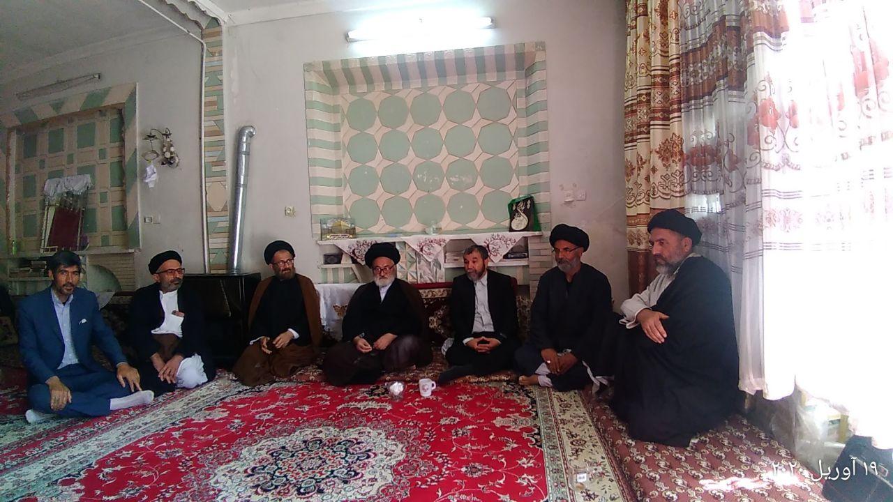 دبیر کل حزب رفاه ملی افغانستان به منظور ادای احترام در بیت مرحوم آیت الله شریفی سانچارکی حضور یافت - تصویر دوم خبر