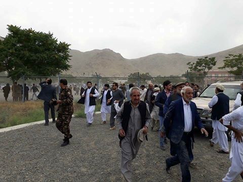  وقوع سه انفجار پی درپی در مراسم خاکسپاری در کابل؛ 19 کشته و 80 مجروح  - تصویر دوم خبر