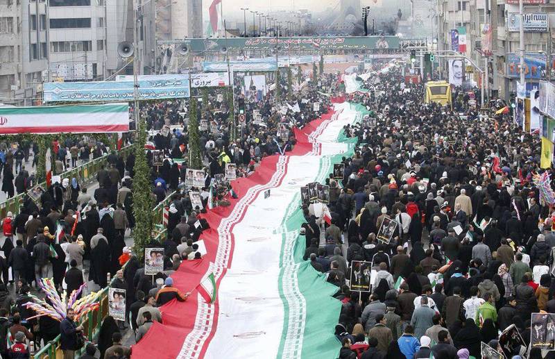 آغاز راهپیمایی 22 دلو/بهمن با حضور مردم در سراسر ایران؛ از نمایش اقتدار موشکی تا تشییع جنازه تابوت رژیم صهیونیستی