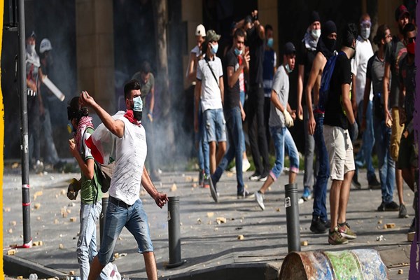 معترضان خشونت طلب، نیروی پلیس لبنان را در آسانسور کشتند - تصویر سوم خبر
