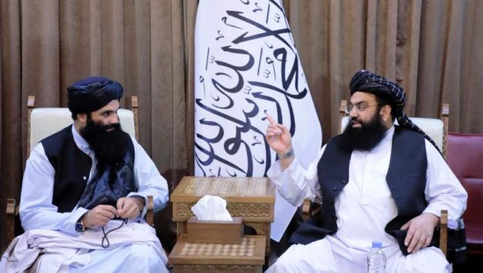 دیدار و گفت وگوی حقانی با عبدالکبیر درباره بازگشت مهاجرین افغانستانی - خبرگزاری افغان ایرکا