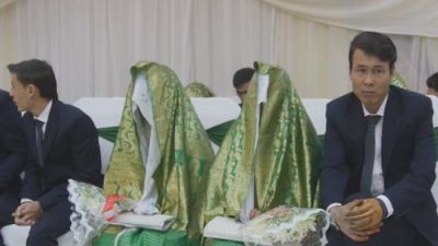  در مراسم دسته جمعی در مزارشریف، پنجاه جوان عروسی شان را جشن گرفتند - خبرگزاری افغان ایرکا