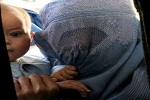 مادری که کودکش را فروخته بود٬ دوباره به او رسید - خبرگزاری افغان ایرکا