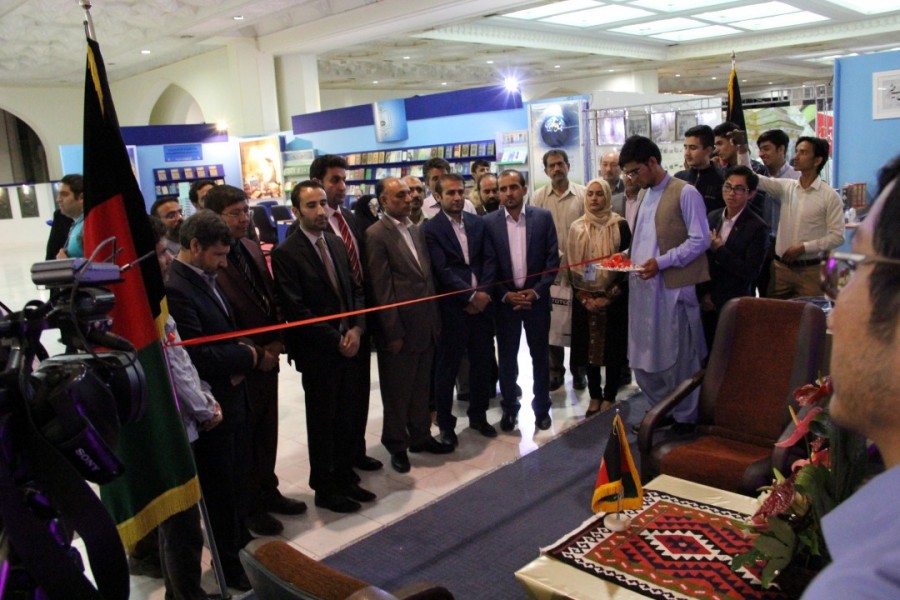 با حضور کنسول و رایزن فرهنگی، غرفه افغانستان در نمایشگاه بین المللی قرآن در تهران افتتاح شد - خبرگزاری افغان ایرکا