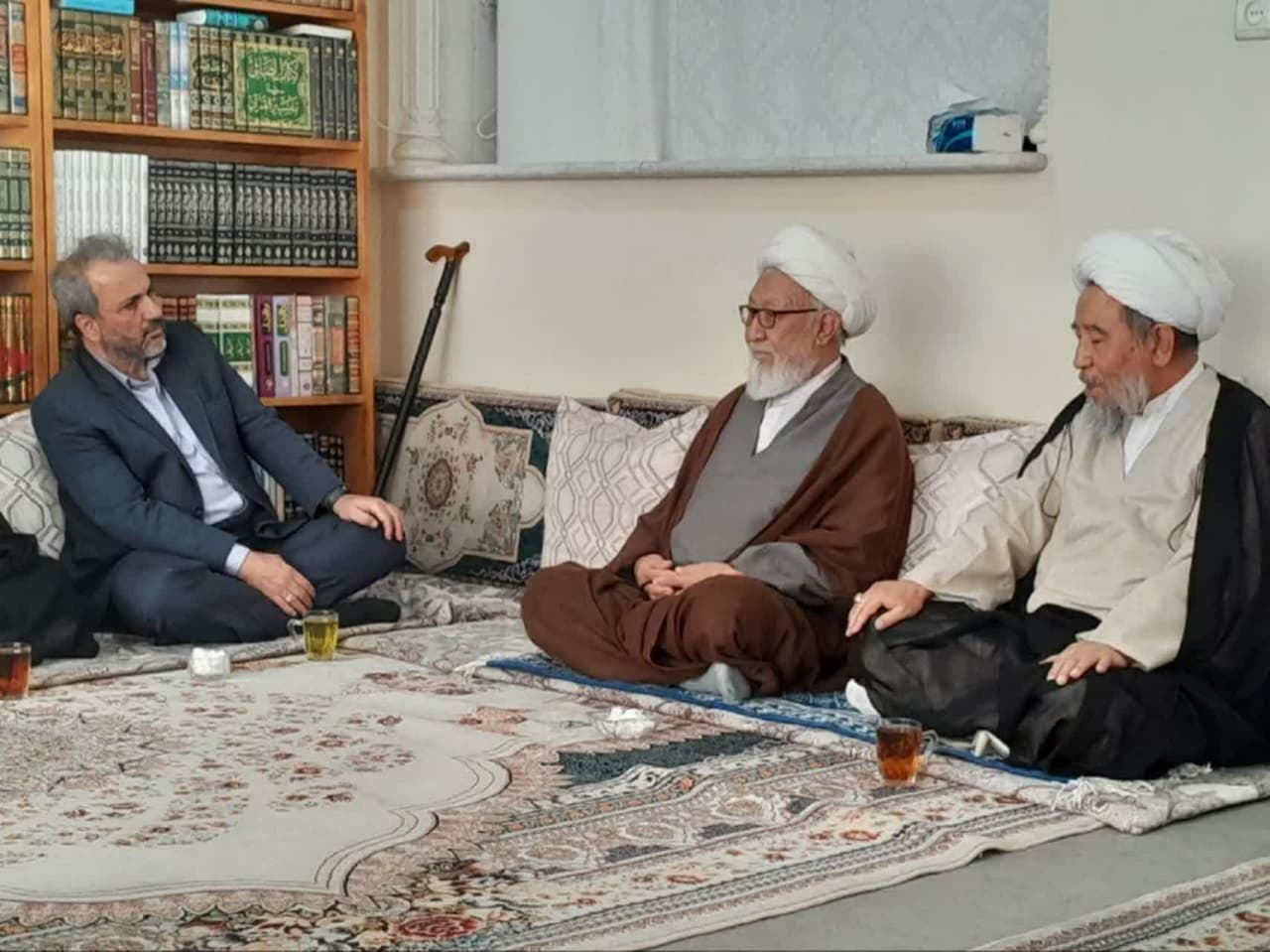 دیدار رئیس مرکز امور اتباع و مهاجرین خارجی ایران با آیت الله العظمی فاضلی بهسودی