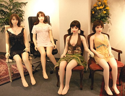 هدف از تولید زنهای مصنوعی و مبتذل چینی چیست؟