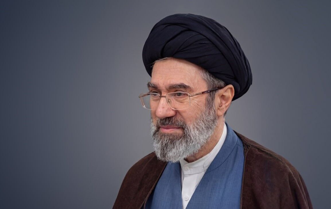 پیام رهبر انقلاب اسلامی به مناسبت چهلمین روز شهادت قائد عظیم الشأن انقلاب و مسائل مهم مربوط به جنگ تحمیلی سوم - خبرگزاری افغان ایرکا