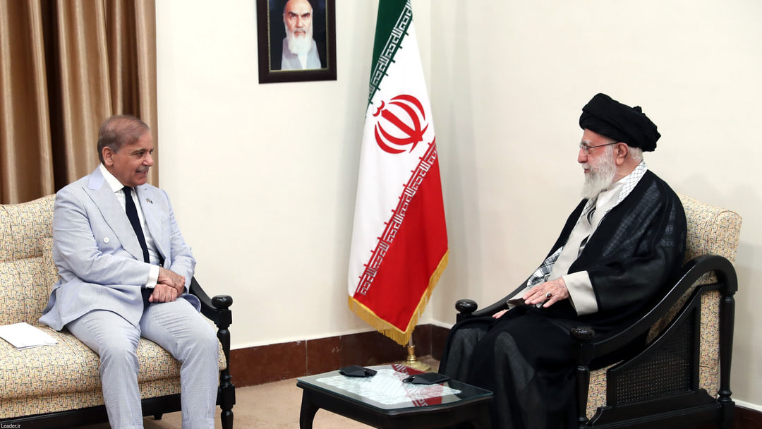 رهبرانقلاب اسلامی: اتحاد کشورهای اسلامی ، امنیت امت اسلامی را تامین می کند - خبرگزاری افغان ایرکا