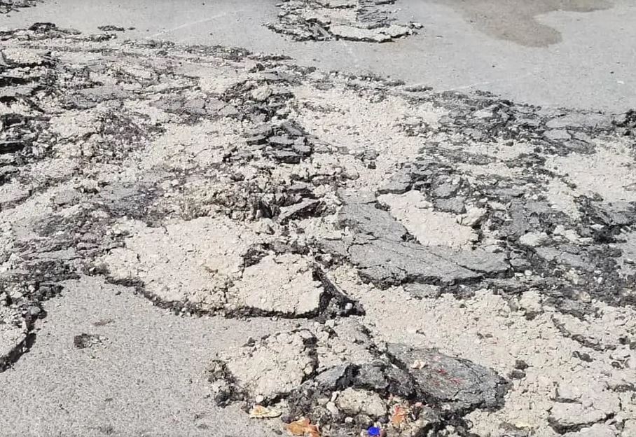 تصویری؛ طالبان شاهراه عمومی قندهار – ارزگان را با «تراکتور» تخریب کردند - تصویر دوم خبر
